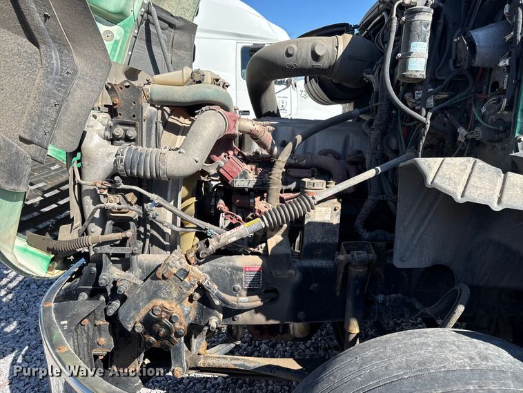 image for item YA2399 2016 Mack CXU semi truck