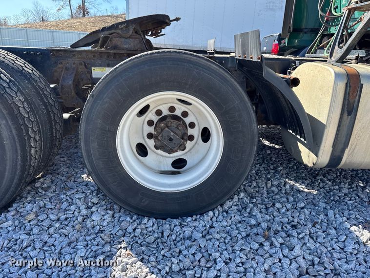 image for item YA2399 2016 Mack CXU semi truck