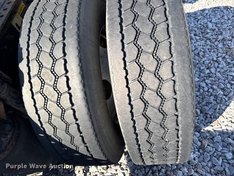 image for item YA2399 2016 Mack CXU semi truck