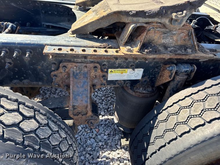 image for item YA2399 2016 Mack CXU semi truck