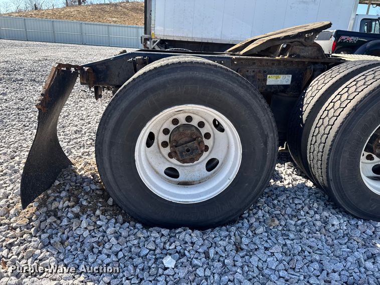 image for item YA2399 2016 Mack CXU semi truck