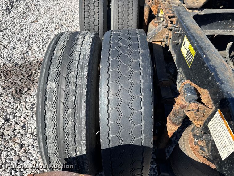 image for item YA2399 2016 Mack CXU semi truck