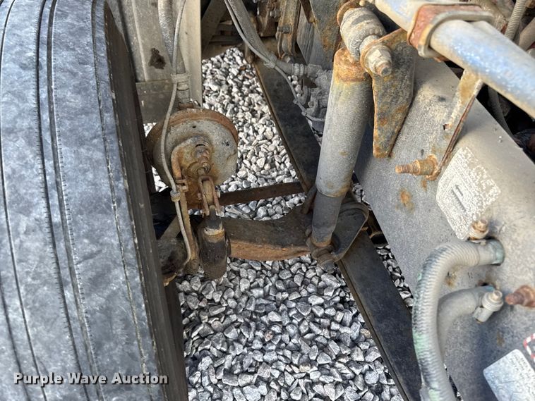 image for item YA2399 2016 Mack CXU semi truck