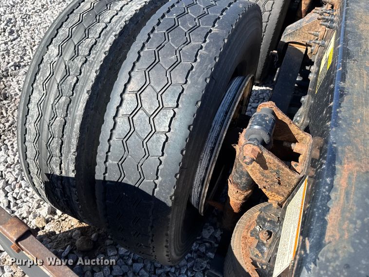 image for item YA2399 2016 Mack CXU semi truck