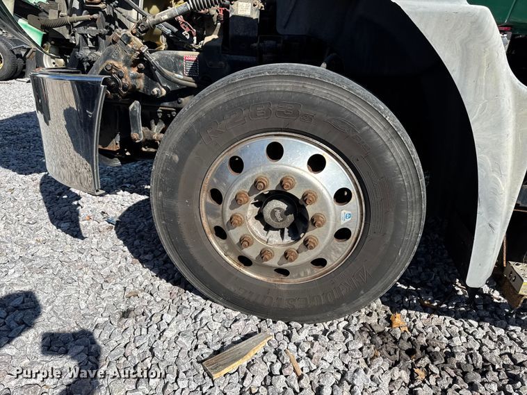 image for item YA2399 2016 Mack CXU semi truck