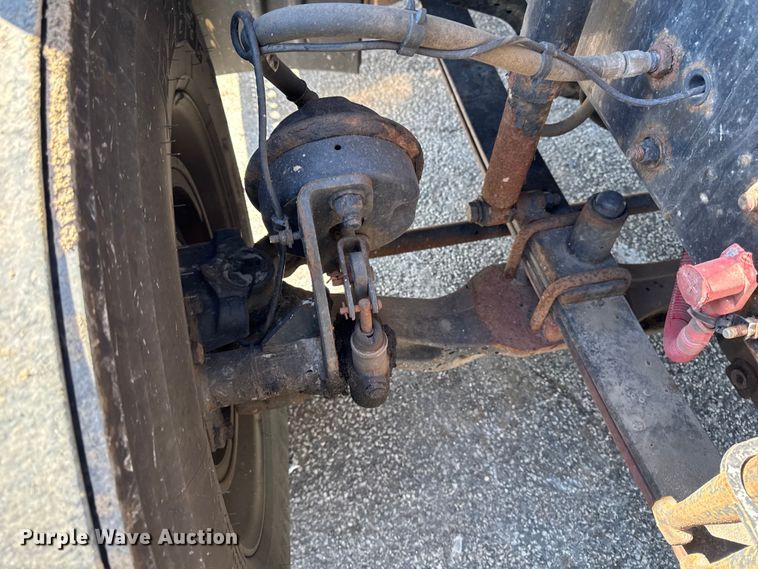 image for item YA2411 2017 Freightliner Cascadia 125 semi truck