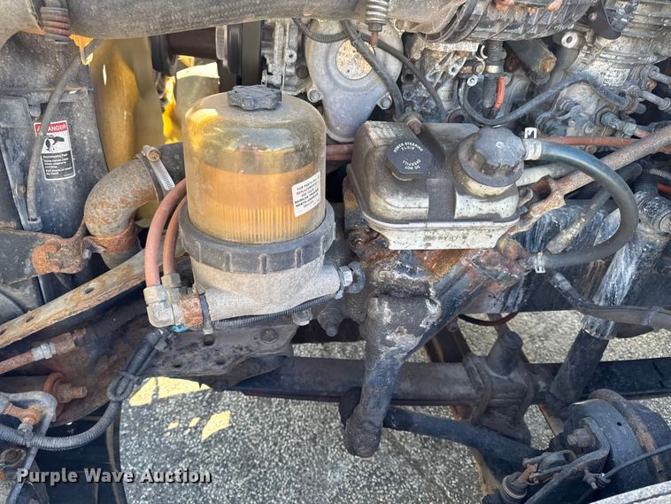 image for item YA2411 2017 Freightliner Cascadia 125 semi truck