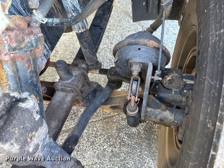 image for item YA2411 2017 Freightliner Cascadia 125 semi truck