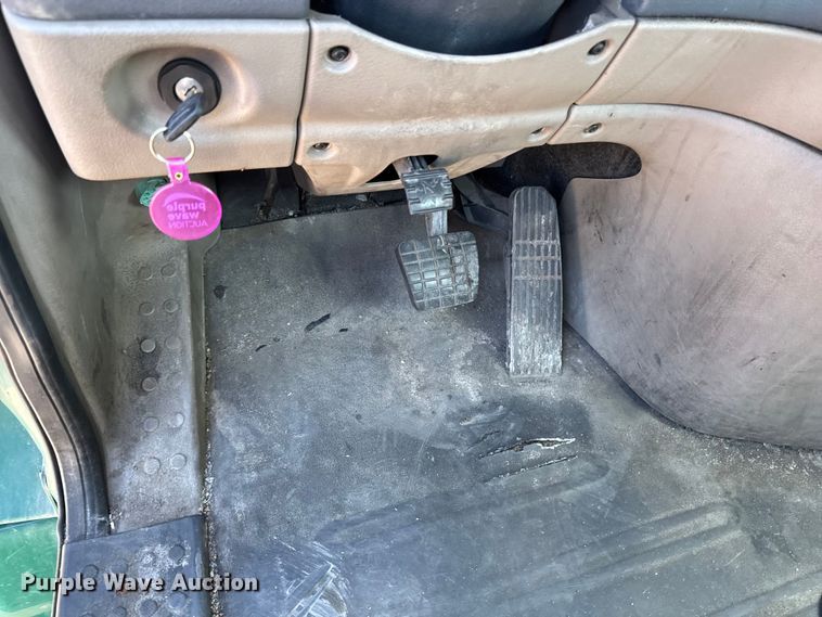 image for item YA2411 2017 Freightliner Cascadia 125 semi truck