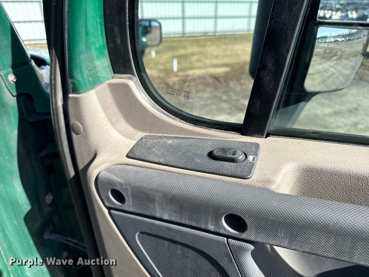 image for item YA2411 2017 Freightliner Cascadia 125 semi truck