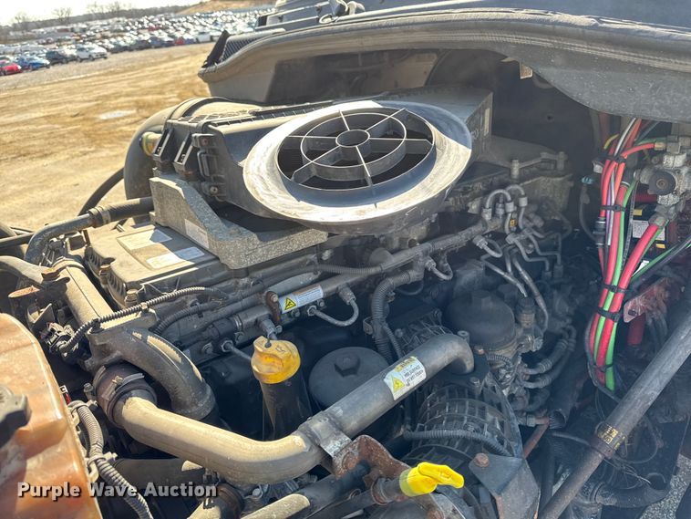 image for item YA2411 2017 Freightliner Cascadia 125 semi truck