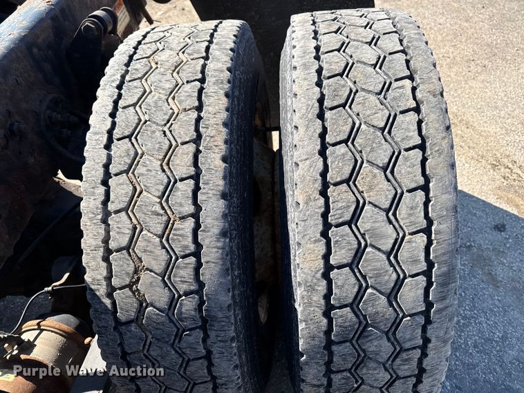 image for item YA2411 2017 Freightliner Cascadia 125 semi truck