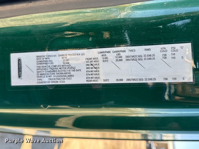 image for item YA2411 2017 Freightliner Cascadia 125 semi truck