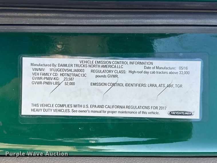 image for item YA2411 2017 Freightliner Cascadia 125 semi truck