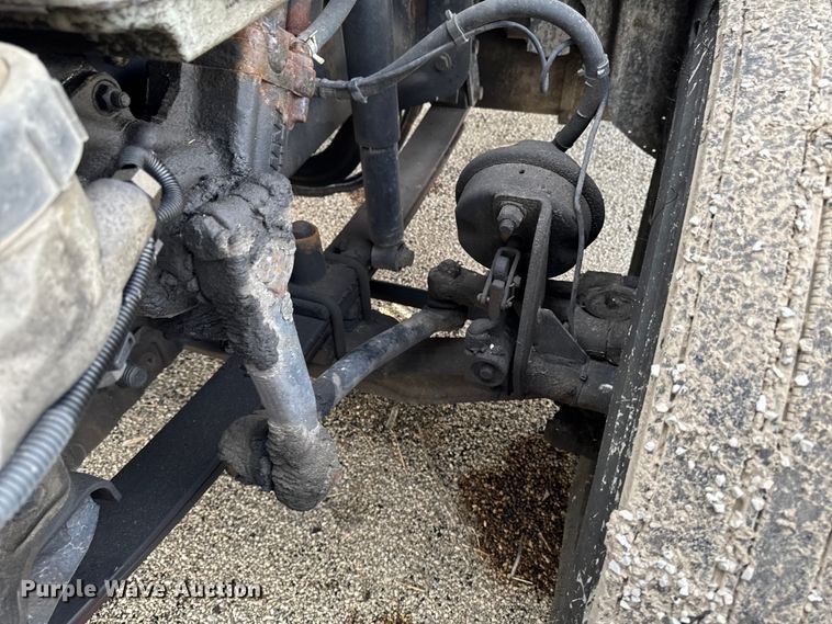 image for item YA2412 2017 Freightliner Cascadia 125 semi truck