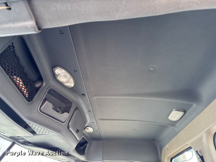 image for item YA2412 2017 Freightliner Cascadia 125 semi truck