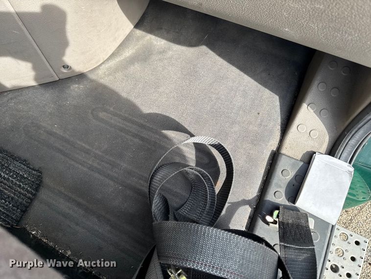 image for item YA2412 2017 Freightliner Cascadia 125 semi truck