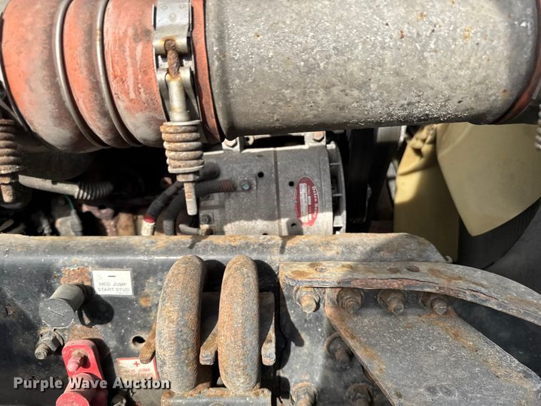 image for item YA2412 2017 Freightliner Cascadia 125 semi truck