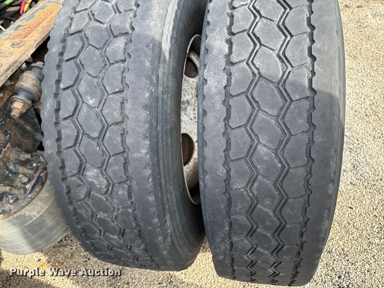 image for item YA2412 2017 Freightliner Cascadia 125 semi truck