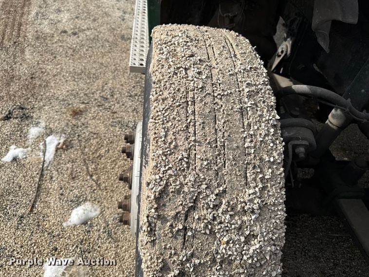 image for item YA2412 2017 Freightliner Cascadia 125 semi truck