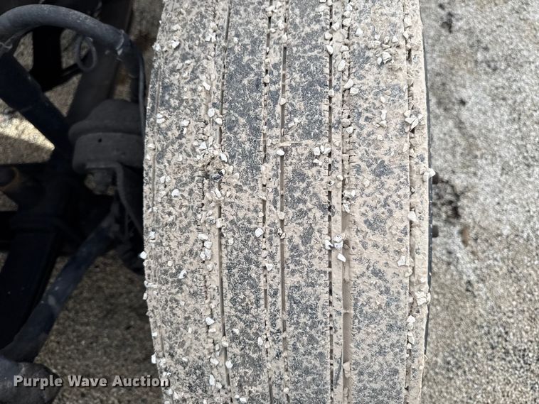 image for item YA2412 2017 Freightliner Cascadia 125 semi truck