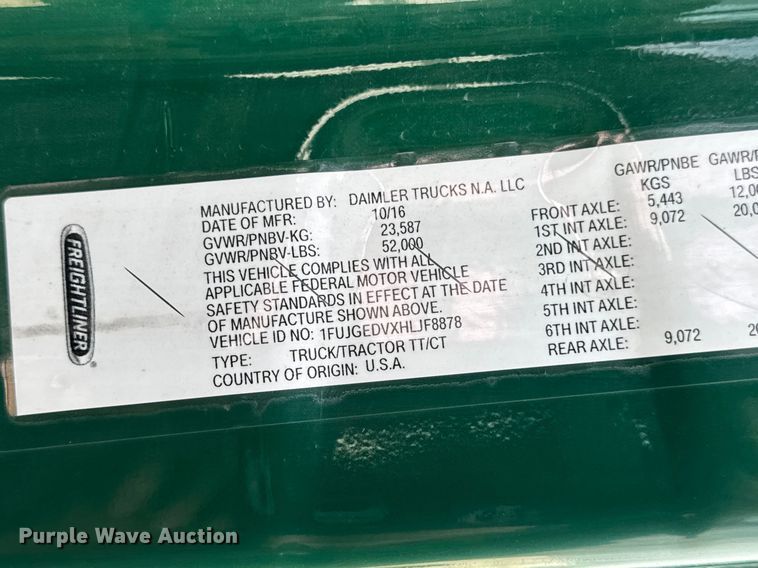 image for item YA2412 2017 Freightliner Cascadia 125 semi truck