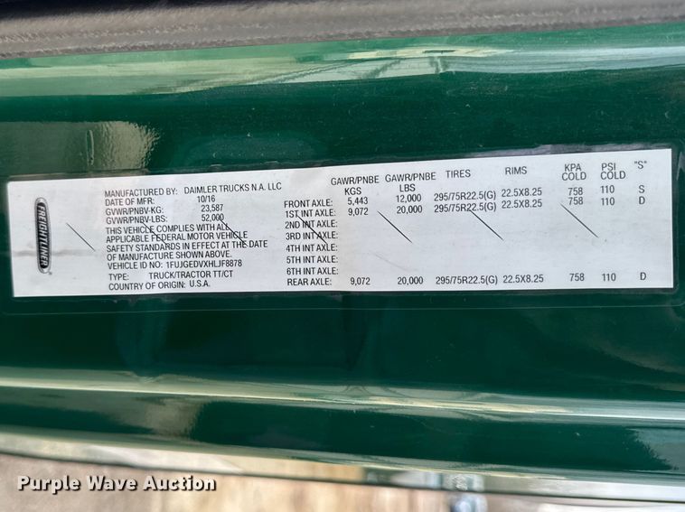 image for item YA2412 2017 Freightliner Cascadia 125 semi truck