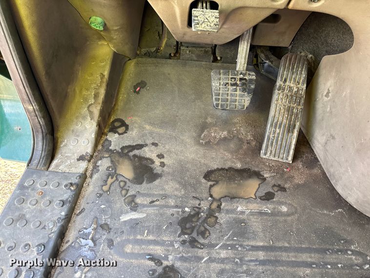 image for item YA2413 2017 Freightliner Cascadia 125 semi truck