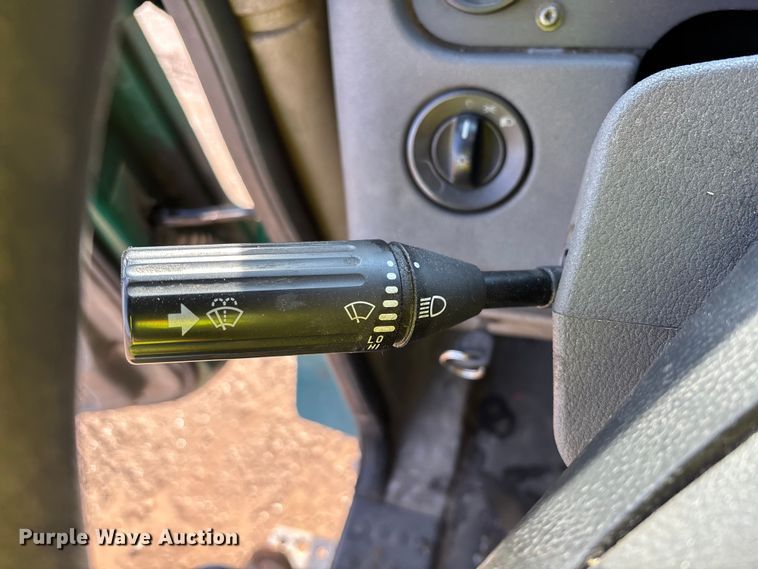 image for item YA2413 2017 Freightliner Cascadia 125 semi truck