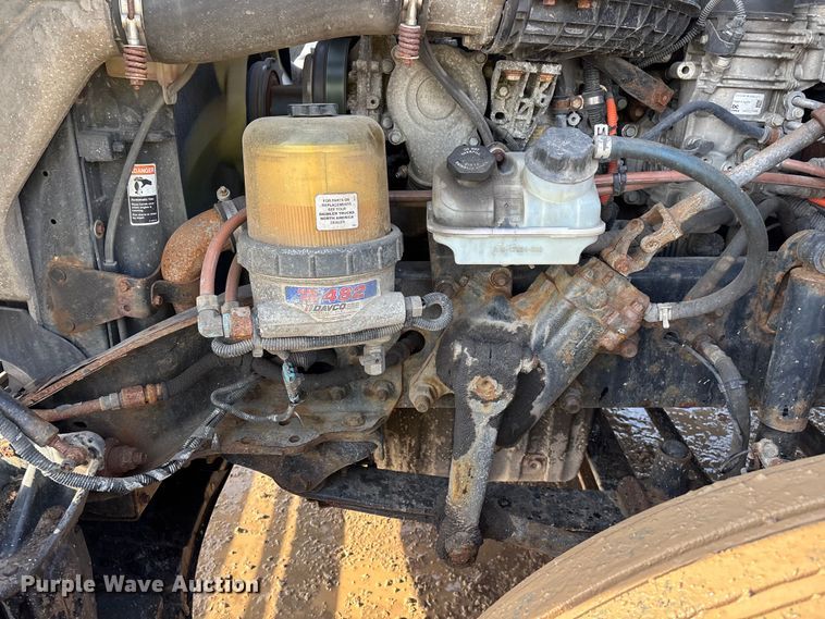 image for item YA2413 2017 Freightliner Cascadia 125 semi truck