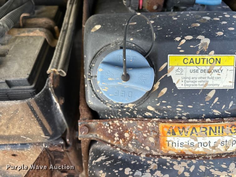 image for item YA2413 2017 Freightliner Cascadia 125 semi truck