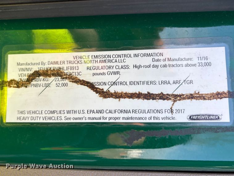 image for item YA2413 2017 Freightliner Cascadia 125 semi truck