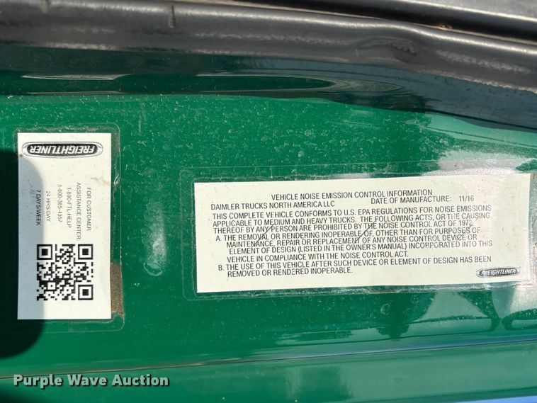 image for item YA2413 2017 Freightliner Cascadia 125 semi truck