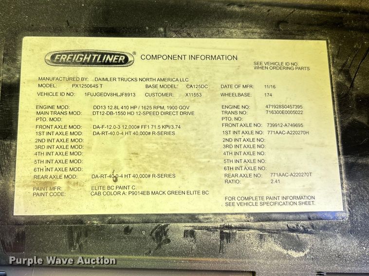 image for item YA2413 2017 Freightliner Cascadia 125 semi truck