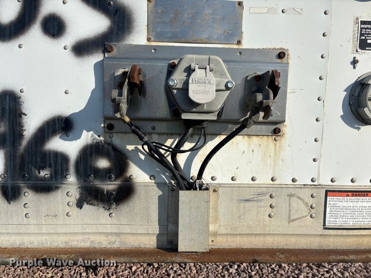 image for item YA2447 2004 Great Dane dry van trailer