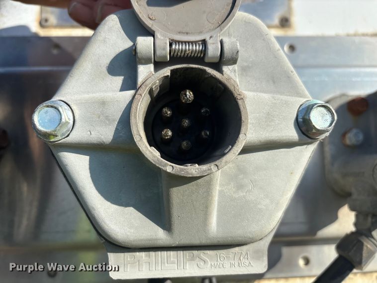 image for item YA2447 2004 Great Dane dry van trailer