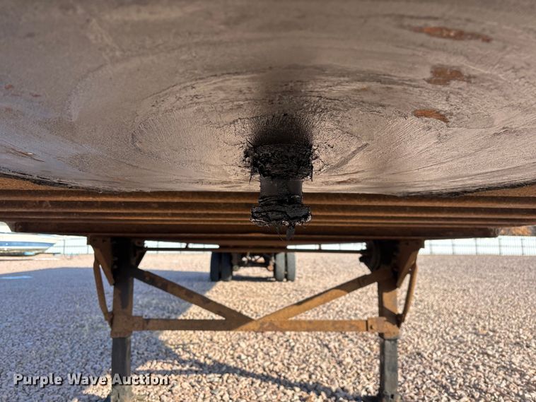 image for item YA2447 2004 Great Dane dry van trailer