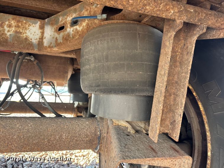 image for item YA2447 2004 Great Dane dry van trailer