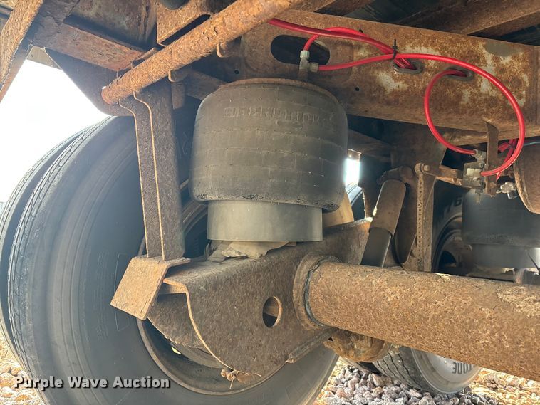 image for item YA2447 2004 Great Dane dry van trailer