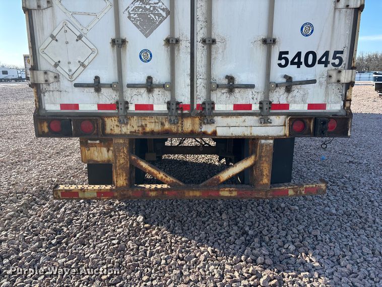 image for item YA2447 2004 Great Dane dry van trailer