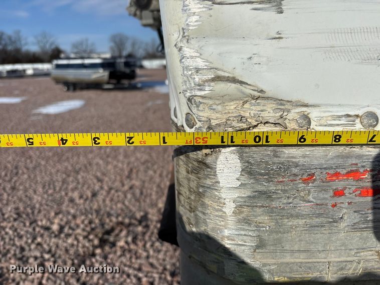 image for item YA2447 2004 Great Dane dry van trailer