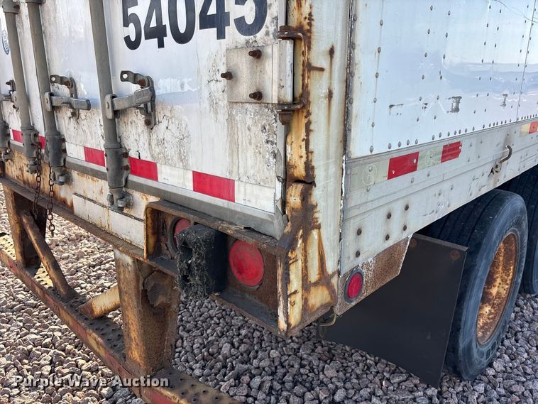 image for item YA2447 2004 Great Dane dry van trailer