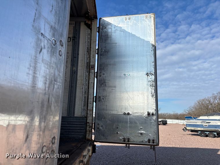 image for item YA2447 2004 Great Dane dry van trailer