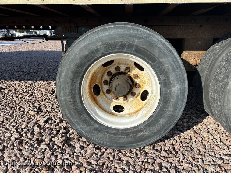 image for item YA2447 2004 Great Dane dry van trailer