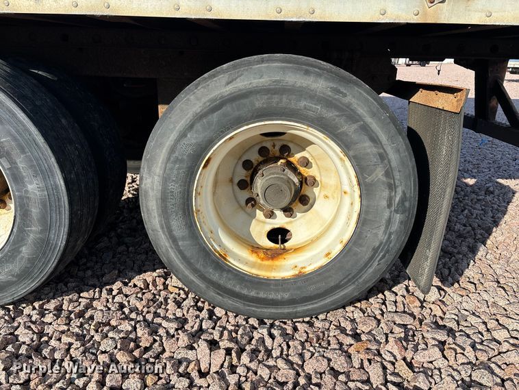 image for item YA2447 2004 Great Dane dry van trailer