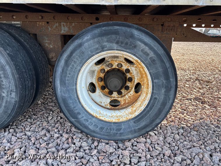 image for item YA2447 2004 Great Dane dry van trailer