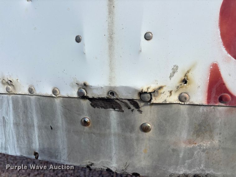 image for item YA2448 2005 Strick dry van trailer