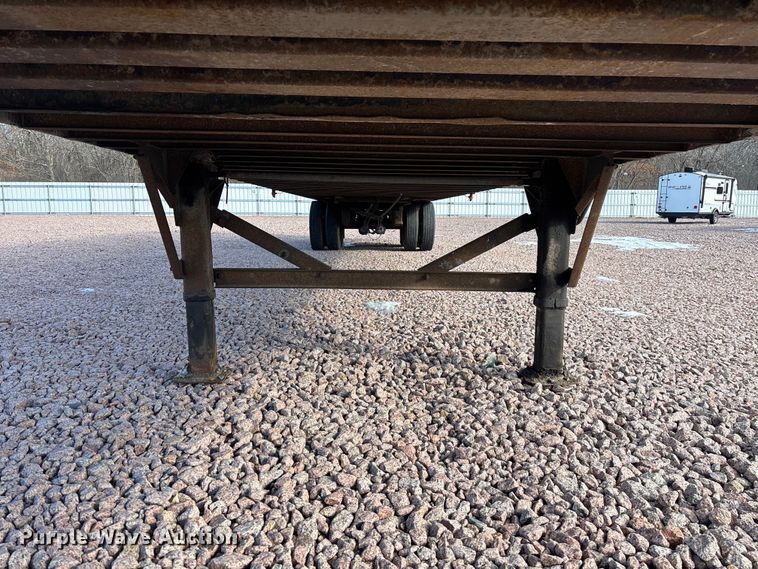 image for item YA2448 2005 Strick dry van trailer