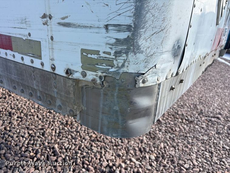 image for item YA2448 2005 Strick dry van trailer