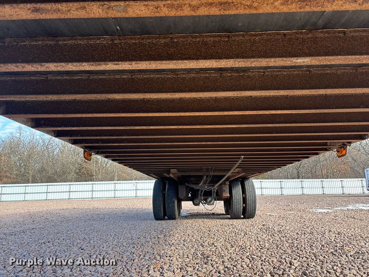 image for item YA2448 2005 Strick dry van trailer